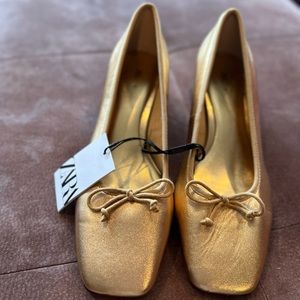 1 inch heel gold shoes (ballerina style) square toe